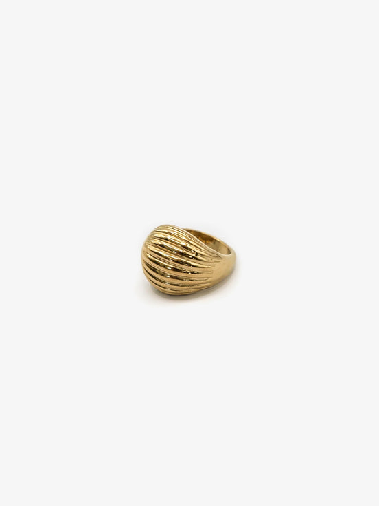 Bague montclair acier inoxydable sur fond blanc