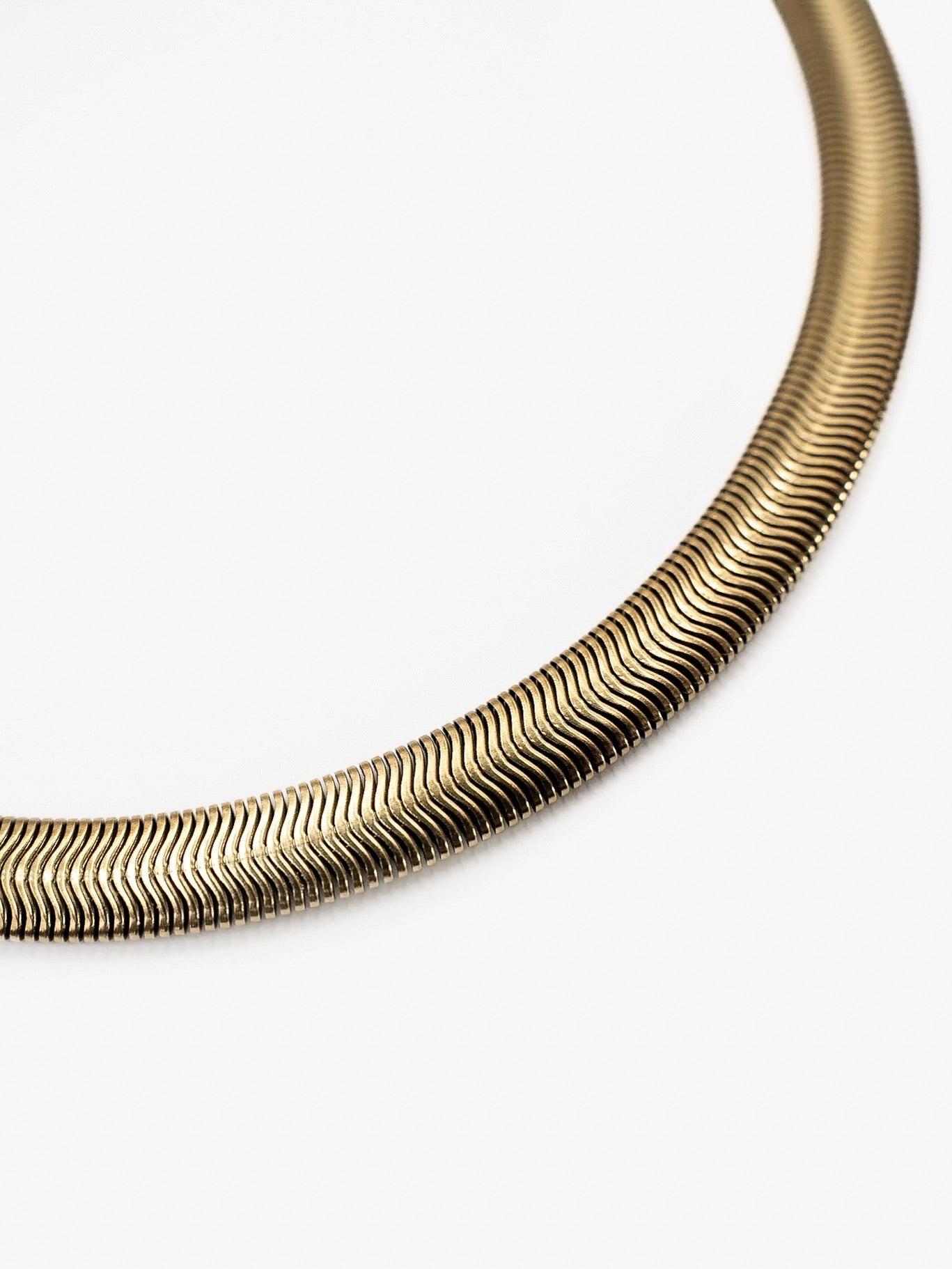 Collier galliera close up acier inoxydable